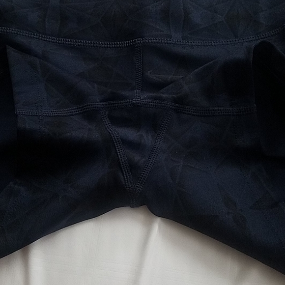 NWOT - MPG Electrolyte 3" hot shorts - Picture 6 of 9